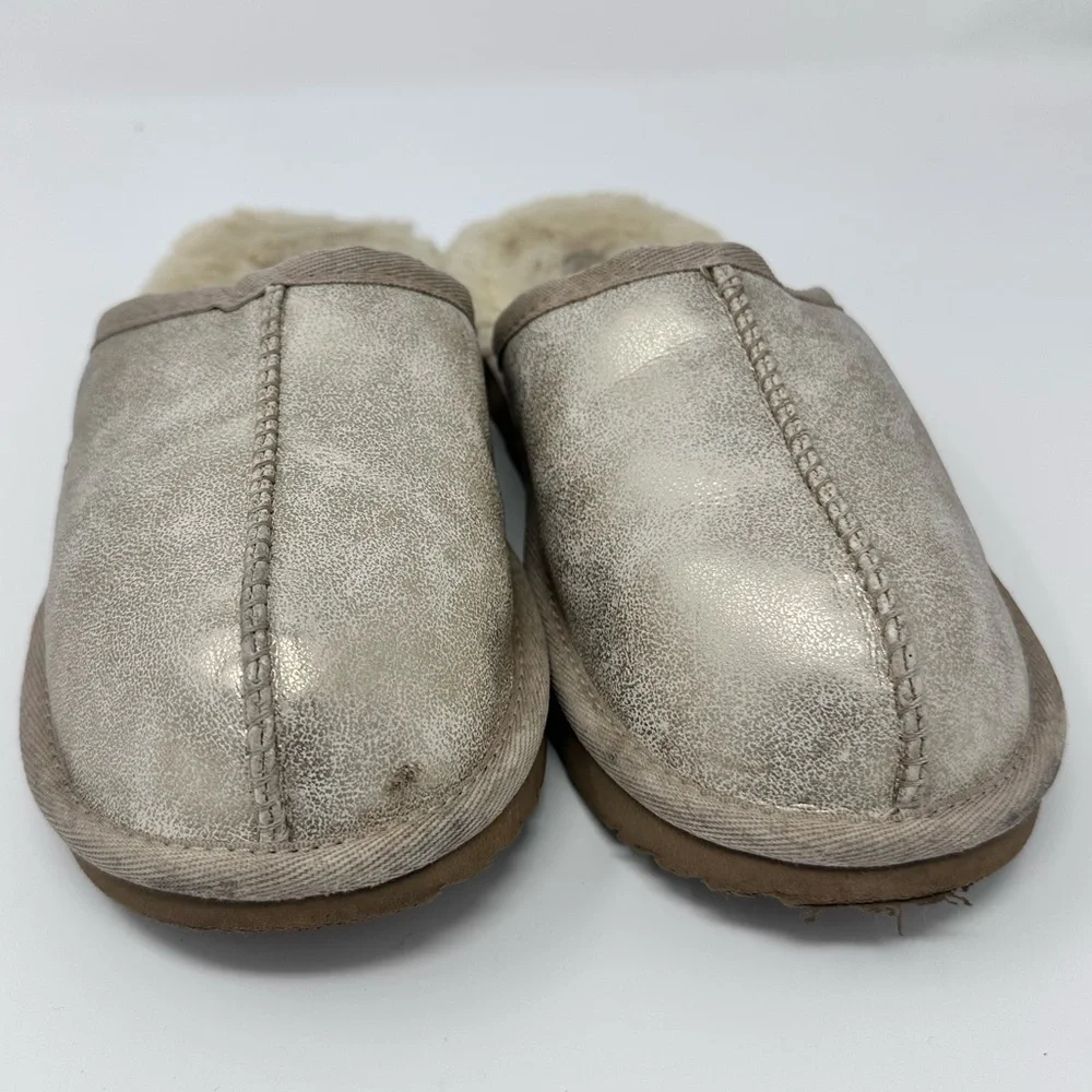 UGG metallic Slippers with Cream Fur Lining size 2y